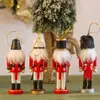 4pcs/set 13cm北欧の木製くびきのくるみ割り人形のくるみ割り人形兵士クリスマスツリー