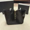 Greca Goddess Bolso de mano de gran capacidad Bolsos de hombro acolchados Bolsos de compras Bolsos de mano Bolsos cruzados Bolsos de cuero genuino Bolso Hobo impermeable para mujer