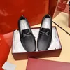 JJ 2024 Feragamo Luxury Mens Oxfords Патентная кожаная кожаная простая свадебная одежда обувь