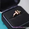 トップオリジナルTifannissm Women's Ring Online Shopフルボディ本物の金色のダイヤモンドダブルTセットホワイトフリティラリアオープンリングとオリジナルの箱があります