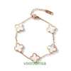 Bracciale di design con trifoglio Van Classic Bracciale fortunato in acciaio al titanio Coppia coreana semplice oro rosa 18 carati non sbiadito con scatola Pan Jun