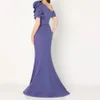 Elegante sirena color lavanda Abiti per la madre della sposa con spalle scoperte Abito lungo in raso sottile per occasioni formali Abito da sera da donna Fiori fatti a mano Abiti chic per gli ospiti di nozze