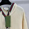 24SS Designer-Pullover für Damen, übergroßer Pullover, Strickpullover, klassische Retro-Strickjacke mit roten und weißen Streifen, warme Herbst- und Winteroberbekleidung