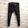 Mans sommar Elastic Slim Fit Korean Spirit Guy Leggings Skinny Black Denim Jeans Casual Men Designer Ripped Pants 240104