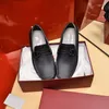 Scarpe eleganti firmate 100% autentica pelle bovina Fibbia in metallo Scarpa casual da donna in pelle con lettera Ciabatte Princetown Uomo Trample Lazy Loafer taglia 38-46