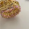 Pierścień designerski luksusowe listy do marki pierścienie złota mosiężna mosiężna miedziana otwartą opaskę pierścionki mody kryształowy pierścień dla kobiet prezenty biżuterii ślubne rqnp