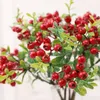 Decoratieve bloemen Luxe Cranberry Artificiales Bosbessen Nep Bessen Boeket Zijde Roos Kunstmatige Plant Home Decor Bruiloft