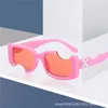16 % Rabatt auf den Großhandel mit Sonnenbrillen. Neue UV400-Hip-Hop-Persönlichkeitsbrillen, lustige Gaps-Sonnenbrillen