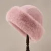 Basker 2024 Big fluffy faux päls hink hatt för kvinnor lyxig plysch fiskare varm vinter förtjockas kall snöig dag panama mössa