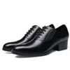 Heren bruiloft 2024 nieuwe stijl echt leer handgemaakte comfortabele 5 cm hoge hakken formele schoenen voor mannen