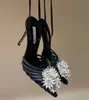 Aquazzura Crystal Margarita Pump Nero fleur Décoration strass Chaussures habillées à talons hauts Bouts pointus Bride à la cheville Sandale à talon aiguille