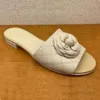 Sandali firmati Camelia pantofole con fiori sandali da donna estivi scarpe pigre da donna con tacco basso in metallo camelia diapositive floreali mujer 2022 T221209