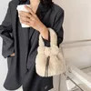 이브닝 백 겨울 패션 소프트 플러시 여성 버킷 가방 숙녀 작은 가짜 모피 핸드백 푹신한 크로스 바디 디자이너 볼사 페미나