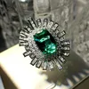 Anillos de banda Middle Century Inspiration Baguette Cut Cz Accent Emerald Sunburst Cluster RingL240105