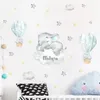Dessin animé ours ballon à air nuages gris bleu nom personnalisé Stickers muraux aquarelle pépinière vinyle stickers muraux pour enfants chambre décor 240105