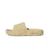 2024 Hommes Femmes Adilette 22 Diapositives Pantoufles de créateurs Magic Lime Desert Sand Sandales Slipper Green Glow Orange Back Grey Beach Shoes Outdoor Mens Slipper