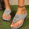 Tofflor skor för kvinnor 2024 Pinch Toe Women's Summer Rom Flowers Outdoor Beach Casual Large Size Wedge Heel