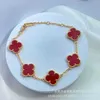 Accessoires de bijoux classiques Van Nouveau bracelet de fleur de trèfle à quatre feuilles haut de gamme pour femmes en acier titane léger luxe à la mode célébrité d'internet à la mode et élégant