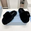 Chaussons pour femmes sandales moelleuses de créateur pantoufles en fourrure d'hiver pantoufles en peluche Mules plates de luxe pour femmes sandales croisées