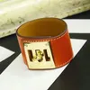 Bangle Bangle Punk Style Wide Leather CDC 3 Hole H Snap Whirl Lock Rostfritt stål BangleBracelets för kvinnor Män Fashion Jewelrybangle