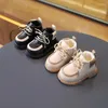Botas bebê inverno engrossado estilo britânico meninos meninas anti deslizamento de couro quente zíper lateral crianças sola macia sapatos de criança