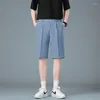 Mäns shorts sommaren hög midja kostym casual byxor män bred ben beskuren fast färg mångsidig bantningseffekt 2024