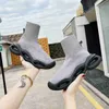 잘 알려진 남성과 여성 디자이너가 디자인 한 패션 캐주얼 신발 하이탑 신발은 두꺼운 메쉬 편안한 부드러운 통기성 스포츠를 묶지 않습니다.