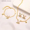 Womens Brand Earrings Designers Letter Ear Stud Bracelet Necklace 18K Gold Plated Crystal Geometric Earring for Wedding Party Jewerlry Accessories ER0047-ER0048