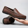 Äkta läder män skor avslappnad lyxmärke loafers italienska mockasiner andas slip vid körning chaussure homme 240106