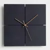 クルミの手を備えた木製の壁の時計サイレントクォーツリビングルームホームオフィスのための丸い正方形の装飾時計BlackH1230341F