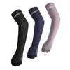 Arm Leg Warmers Bras Jambières Unisexe Anti-UV Cyclisme Manches De Pêche Lettre D'été Imprimé Refroidissement Couverture De Bras En Soie Glacée Avec Manches À Doigts Exposés YQ240106