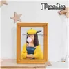 ألعاب الفيلم الأسهم الأصلية ZCWO MONA LISAS DAILY 400 ٪ MONALISA GUTE FASHION GIFT HOME DECORATION26CM DROND DRONDING TOYS ACTIO DHRAK