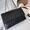 Flughafentasche Neu eingetroffen 40cm 24C brandneue XXL klassische Tasche Maxi-Reisetasche Echtleder Kettentasche Umhängetasche Umhängetasche Wochenendtasche Seesack sportliche Tasche