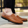 Äkta läder män casual skor varumärke mjuka italienska loafers mockasins andningsbar glid på svart körning plus storlek 3747 240106