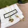Charm Womens Designer Halsband Diamond Letter Pendant Choker Gold Plated rostfritt stål Brand Neckalce Chain Jewelry Birthday Parts