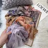 أزياء Khaki Pink 100 ٪ Silk Scarf Cape Bufandas Fashion Hijab Floral Design Long Head Orchves Wraps Summer Beach Shaws