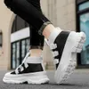 Moda bianca nera per sneakers con plateau con rialzo in altezza Hasp Scarpe alte firmate da uomo Zapatillas Hombre