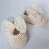 Perle Neonate Scarpe di cotone fatte a mano Principessa Primavera Autunno Bambini piccoli Prewalkers Infantile Fondo morbido Battesimo Scarpe Primi camminatori 240105