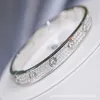 Bracciale di carche di design Kajia Diamond Tre fila Design Full Clasp Online Live Live con merci per il regalo di San Valentino Suij