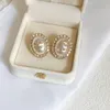 Femmes Perle Chaîne Boucles D'oreilles Simple Designer Lettre Oreille Stud Nouvelles Boucles D'oreilles En Diamant Marque Designer Plaqué Or Charme Boucles D'oreilles Bijoux De Luxe Pour Filles Couples