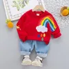 Ensemble de vêtements coréens pour enfants filles, sweat-shirt arc-en-ciel à manches longues, jean brodé, pantalon pour bébé, printemps-automne, 240106