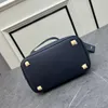 Designer famoso viaja para o trabalho, bolsa de ombro único para fazer compras e namoro, Mini -bolsa feminina, bolsa de acessórios de metal, bolsa de casca de cor sólida, bolsa de crossbody