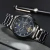 2023 Ny modeklocka Mens Automatisk kvartsrörelse Vattentät högkvalitativ armbandsur Hour Hour Hand Display Metal Strap Simple Luxury Popular Watch AA9636