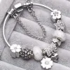 Klassisk mode pandoraer stil charm smycken klöver blommor kvinnor europeiska charm pärlor fyrblad klöver dingle passar pandoraer charm armband halsband diy