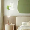 Vägglampa modern minimalistisk stjärna måne för sovrum bakgrund soffa bord grön vit med glödlampa inomhus heminredning