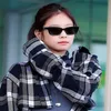 Korea Jennie Lunettes de soleil coopérées Fashion Women Gentle Design Sun Glasses Lady Vintage Small Frame311