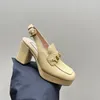 2024 Klasik Buckle Sandalet Moda Kadın Tasarımcı Ayakkabıları 8.5cm Orijinal Deri Kalın Topuklu Su Geçirmez Platform Yüksek Topuklu 35-42 Roman Kayış Tasarımcı Kadın Sandal