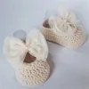 Perle Neonate Scarpe di cotone fatte a mano Principessa Primavera Autunno Bambini piccoli Prewalkers Infantile Fondo morbido Battesimo Scarpe Primi camminatori 240105