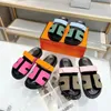 Platta tofflor designer glider kvinnor män sandaler läder flip flops duk glida fuzzy plysch toffel mode strand kvinnor tofflor sommar sandal skor