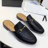 Mocassins de créateurs avec coeur rouge luxe femmes hommes mocassins mode pantoufles de plage en cuir véritable boucle sandales plat chambre classique chaussures de plein air